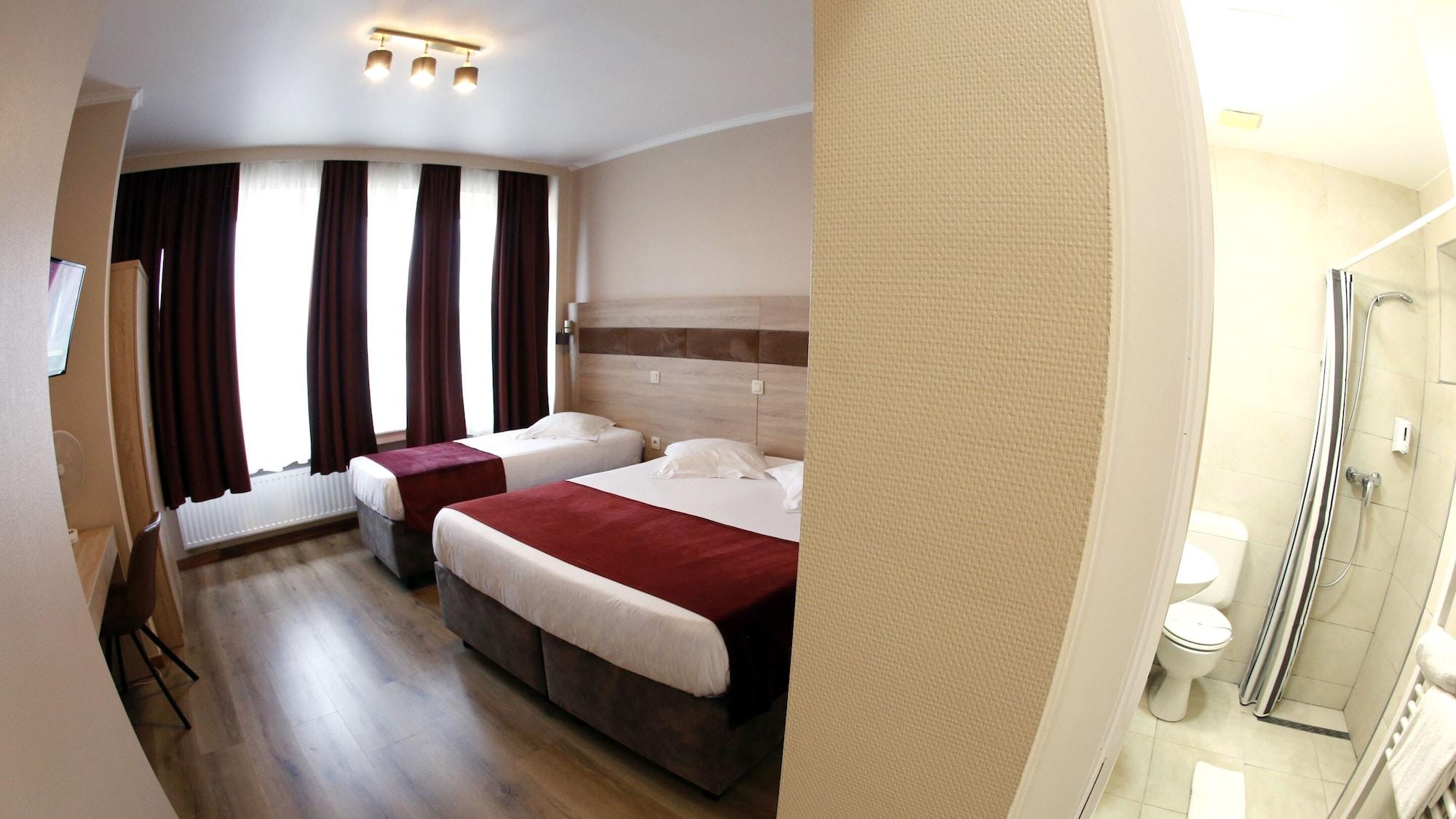 Hotel De France Saint-Gilles Экстерьер фото
