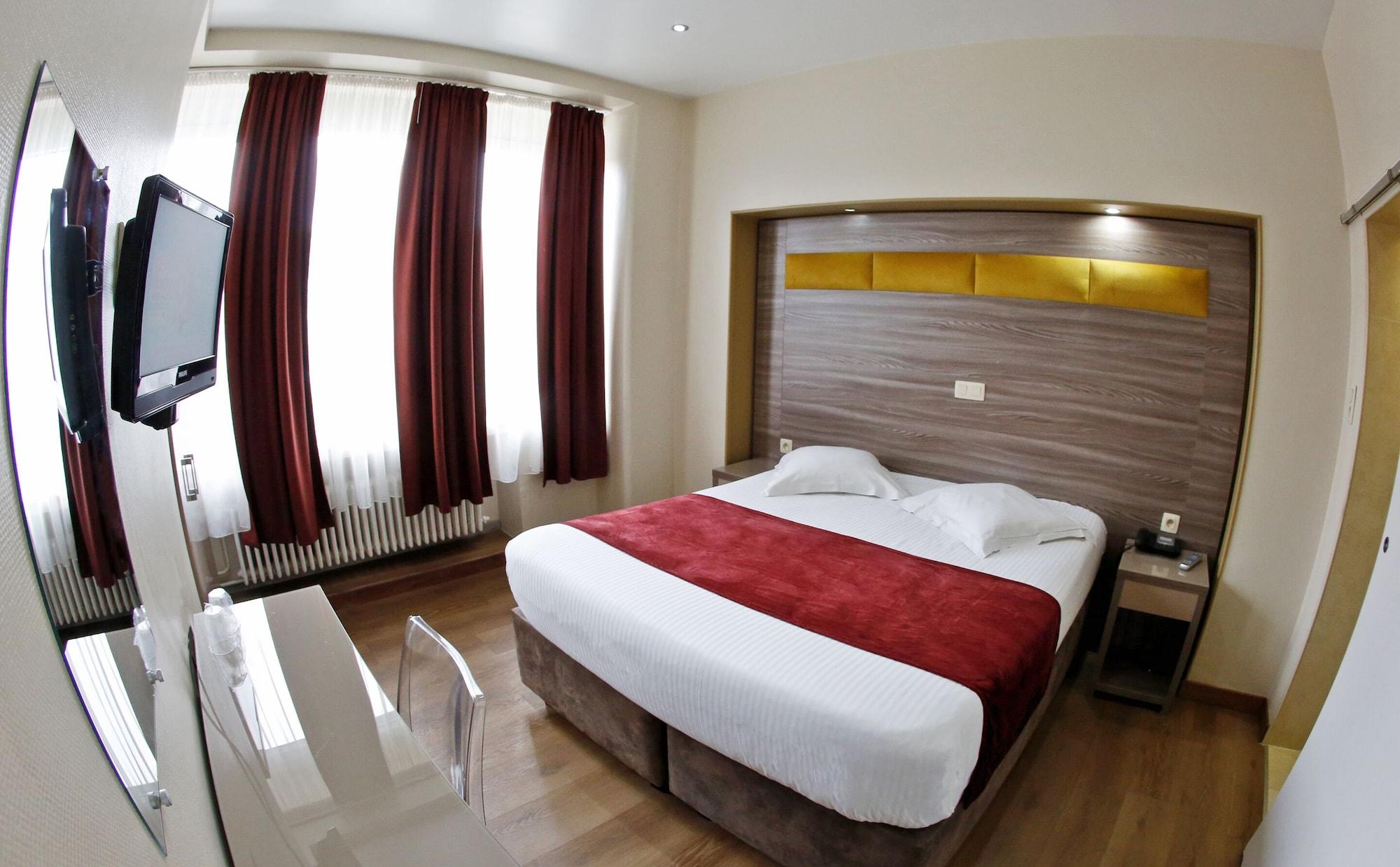 Hotel De France Saint-Gilles Экстерьер фото