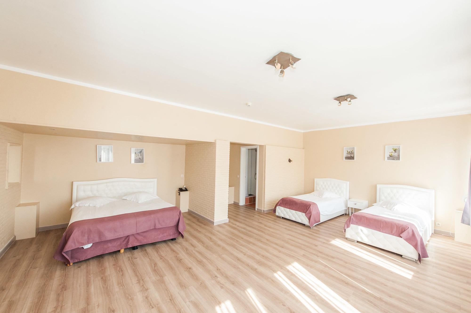 Hotel De France Saint-Gilles Экстерьер фото